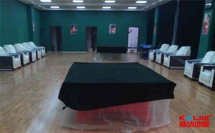 青海楓木體育地板價格是多少