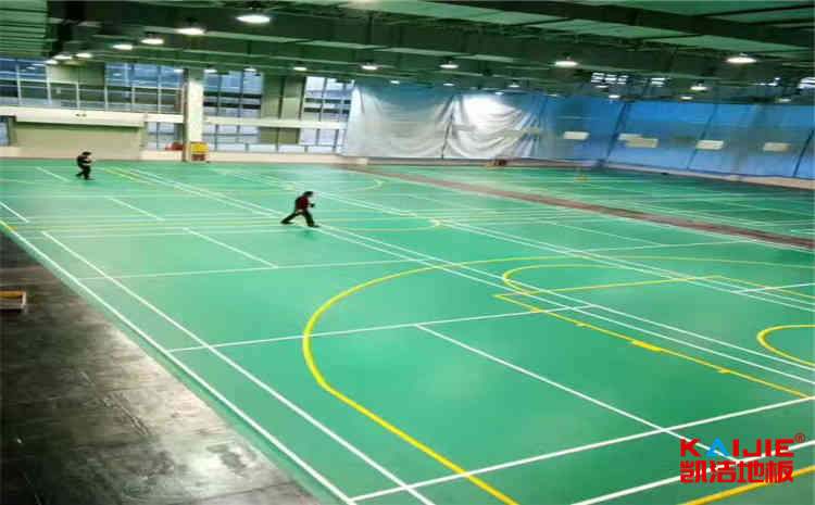 選擇楓木籃球地板有什么優勢?