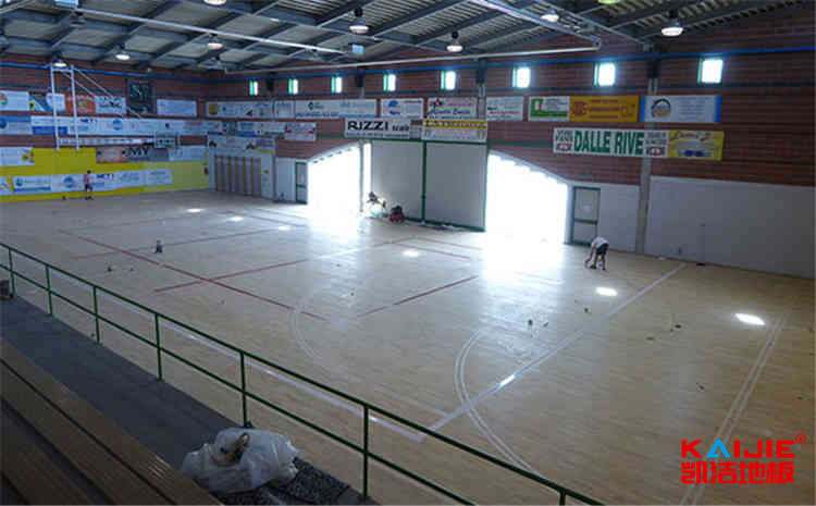 新疆楓木實(shí)木運(yùn)動(dòng)地板價(jià)格及圖片