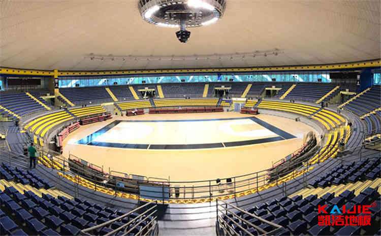 運(yùn)動(dòng)木地板變彎