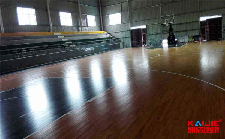 楓木體育木地板怎么翻新？