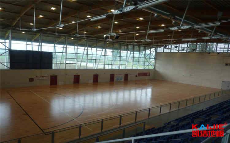 20厚籃球場地木地板翻新施工