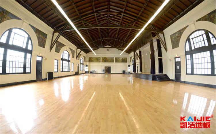 22厚體育館木地板怎么保養？