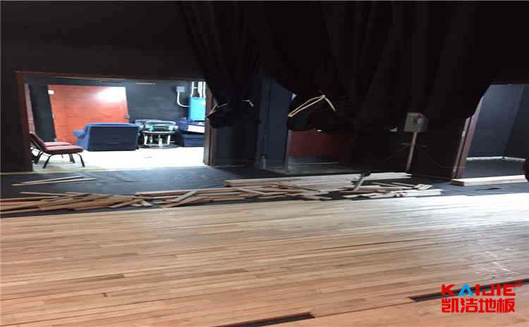 專業(yè)的籃球運動地板怎么保養(yǎng)？