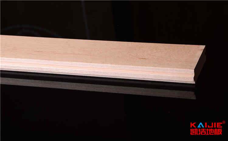 20厚木地板籃球館價格是多少錢？