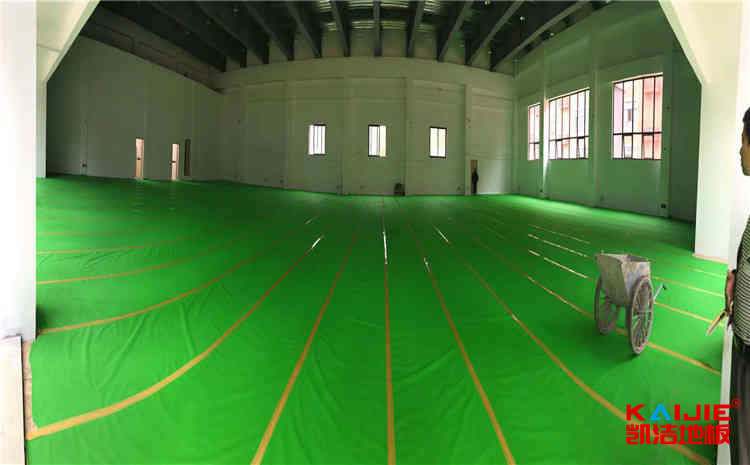 楓木舞臺木地板怎么翻新？