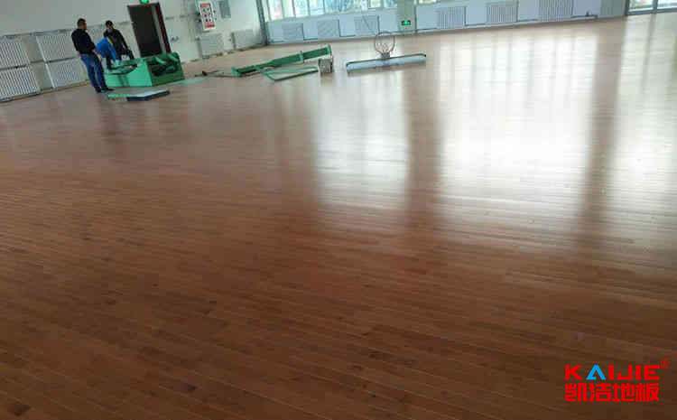 標(biāo)準(zhǔn)籃球場(chǎng)做運(yùn)動(dòng)地板怎么算