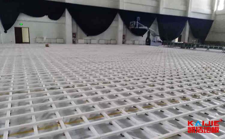 復(fù)合地板適合做架空羽毛球場(chǎng)