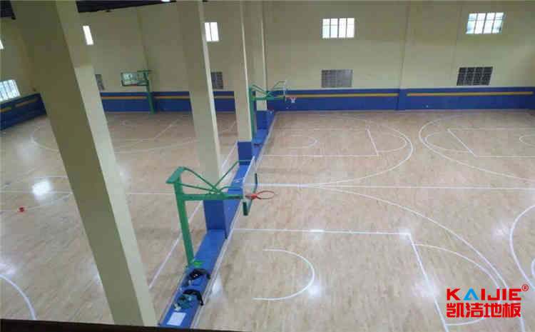 學(xué)?；@球木地板哪家專業(yè)