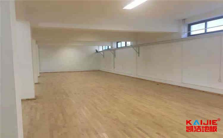 昆明專用籃球場地板多少錢合適