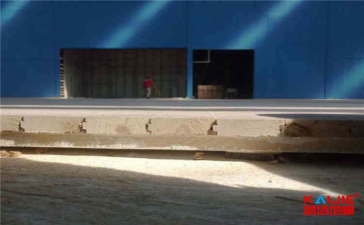 楓木籃球場地木地板怎么翻新