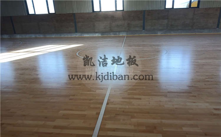 北京攀天紅籃球館運動木地板案例