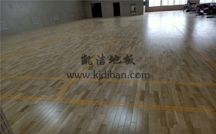 山西運城財經(jīng)學(xué)校羽毛球館木地板項目-凱潔實木運動地板