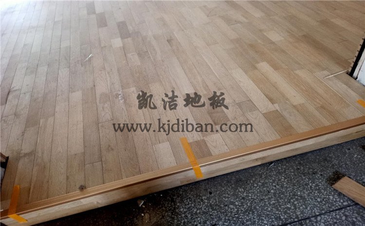 山西運城財經(jīng)學(xué)校羽毛球館木地板項目-凱潔實木運動地板